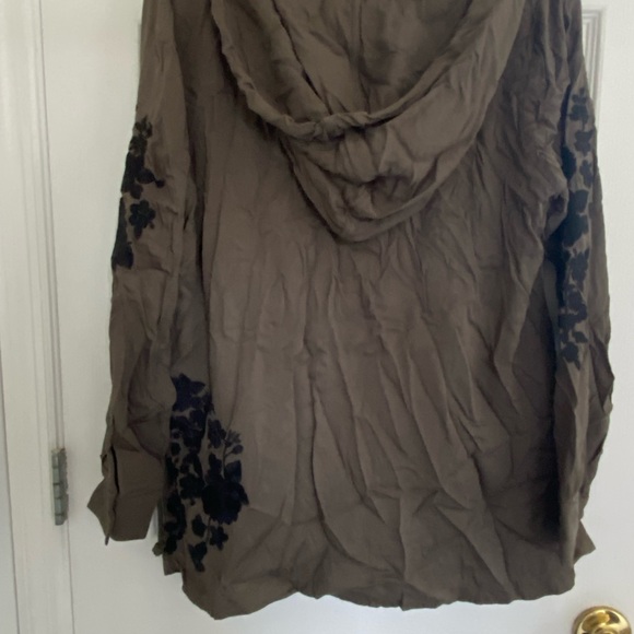 Jacket - Picture 3 of 4